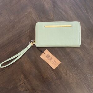 Steve Madden Light Green Zip Around Wallet with Gold Accent and tags still on